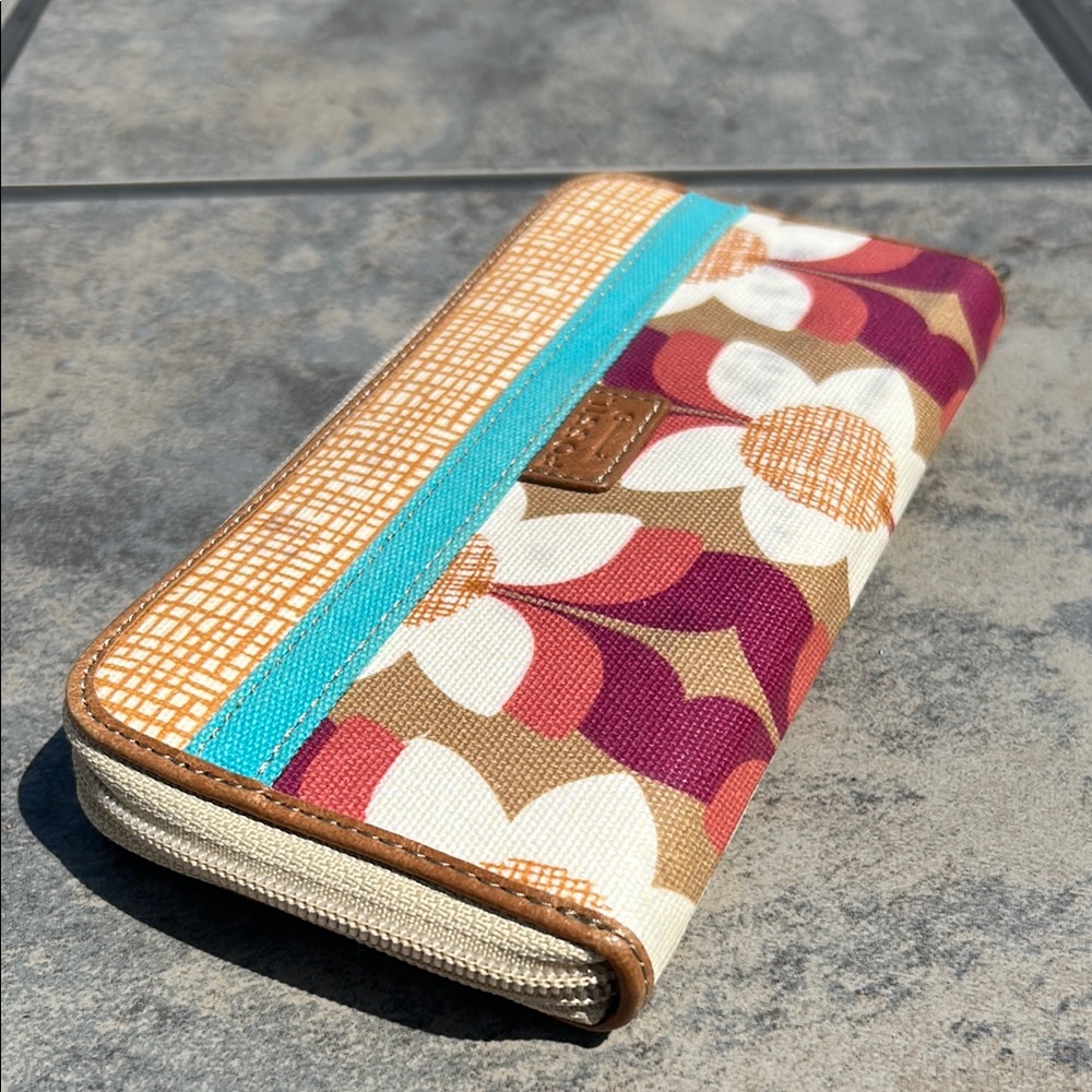 Fossil Blue and Red Wallets with Geometric Design KeyPer collection - Picture 2 of 11